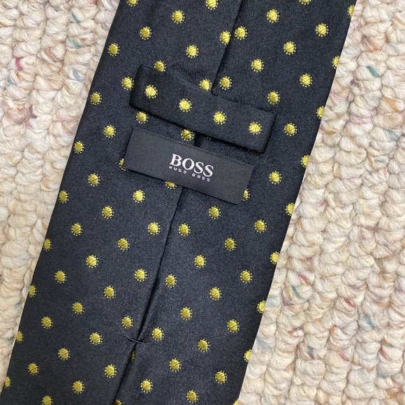Hugo Boss tie - Picture 3 of 3
